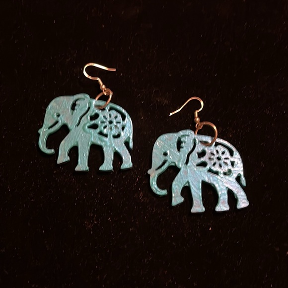 Elephant Shaped Earrings - Picture 12 of 17
